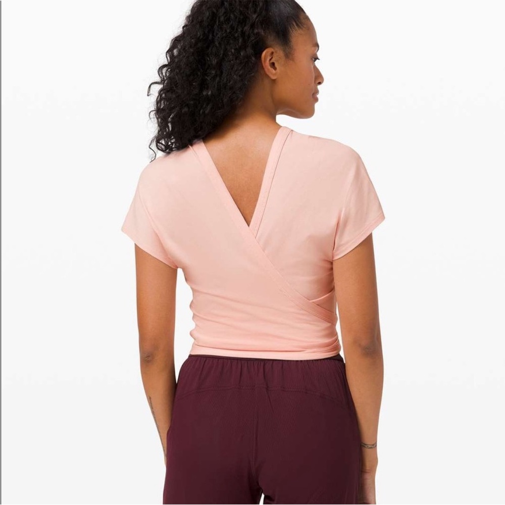 Lululemon shirt size 4